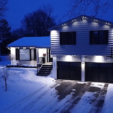 Lclairage-extrieur-permanent-Gemstone-Lights-transforme-une-maison-Beaconsfield 7